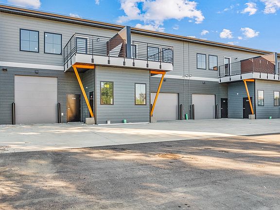 4th image of 27 Wicks Ln #202