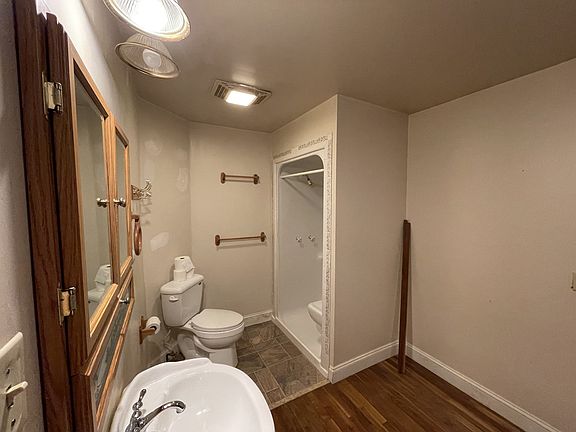 5th image of 726 Dogwood Dr