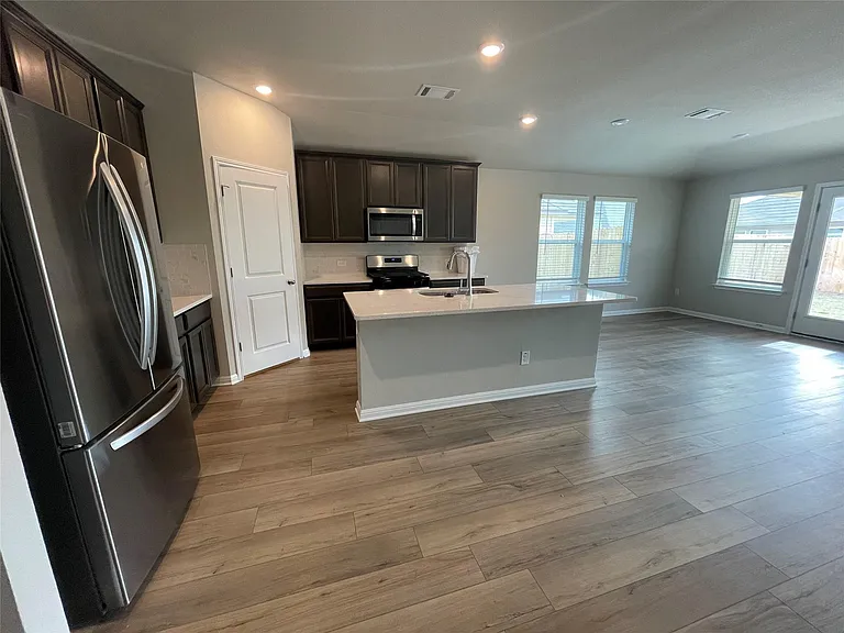 404 Grasslands Trl — Photo 8