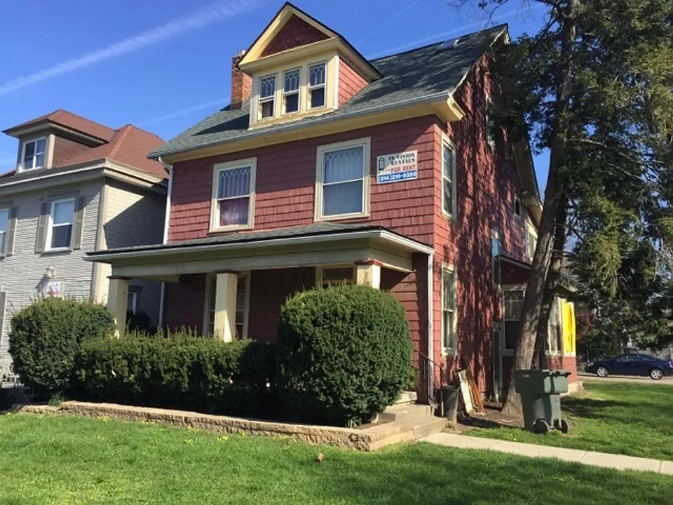 124 E Norwich Ave