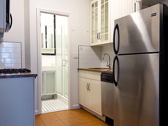 3rd image of 78 Orchard St APT 3D