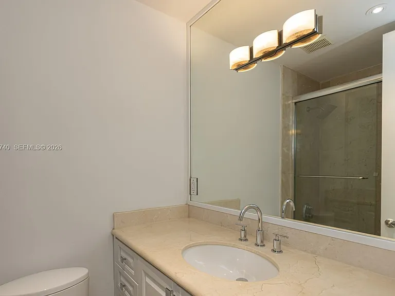 425 N Shore Dr — Photo 24