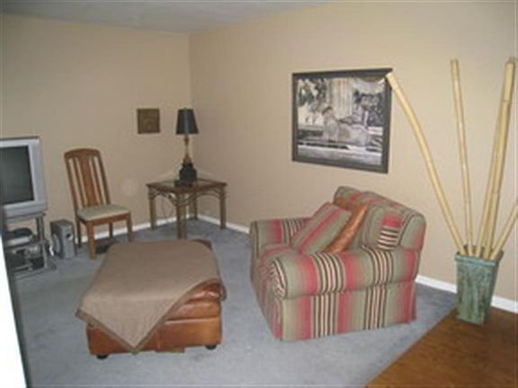 3rd image of 539 W Stratford Pl APT 201