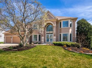 208 Millcreek Ln, Naperville, IL 60540