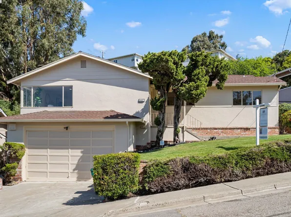8482 Ney Ave, Oakland, CA 94605