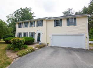 9 Orieley Ct, Wood River Junction, RI 02894