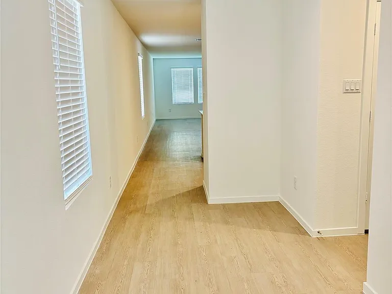 2126 Mosaic Valley Ct — Photo 5