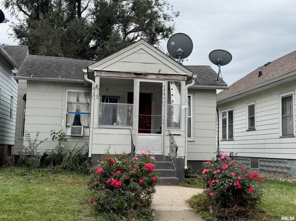 1445 W 7th St, Davenport, IA 52802