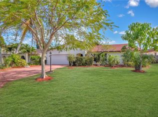 27394 Pelican Ridge Cir, Bonita Springs, FL 34135