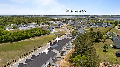 172 Coastline Cir Photo 1