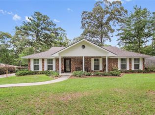 2495 Lakeview Ln, Pineville, LA 71360