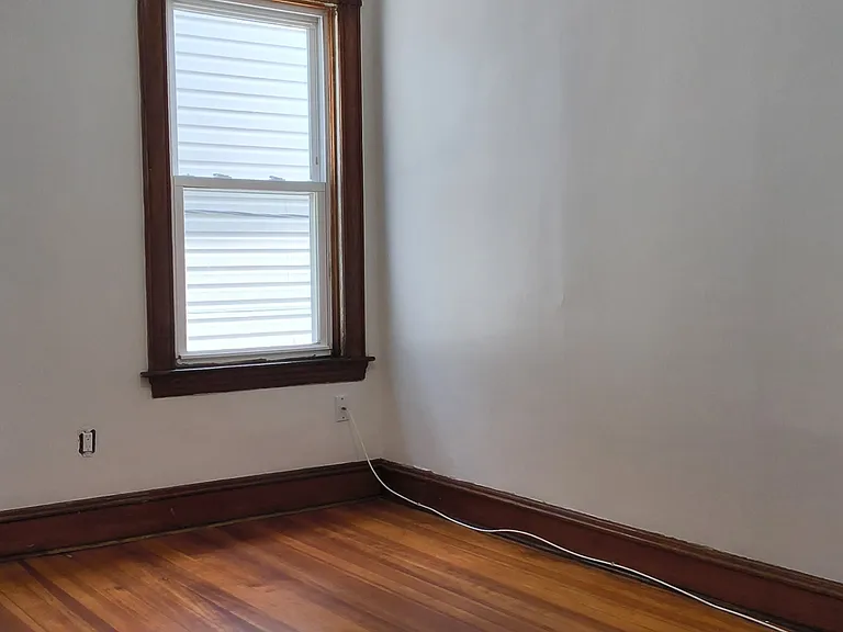 570 William St #2 — Photo 9
