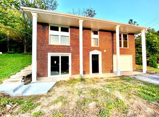 3204 Crosswinds Dr, High Ridge, MO 63049