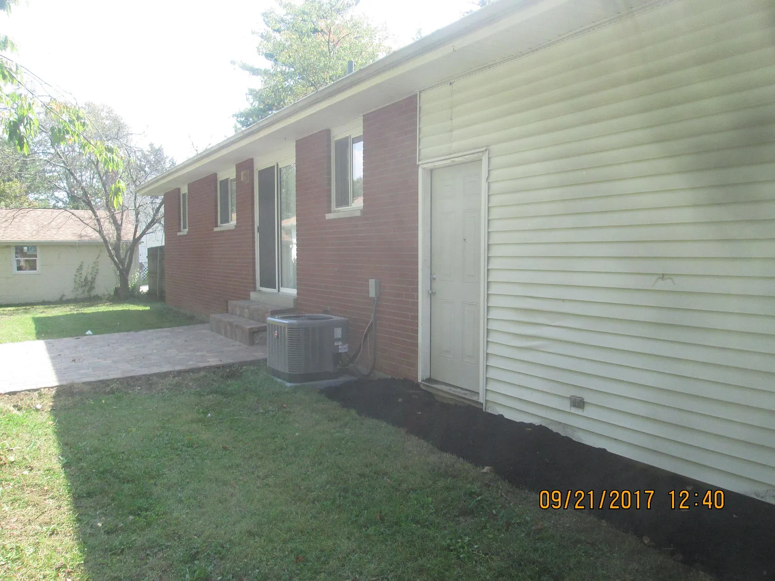 3 bed, 1.5 bath, 1000 sqft, $1,500 — Photo 2