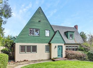 2680 SW Corona Ave, Portland, OR 97201
