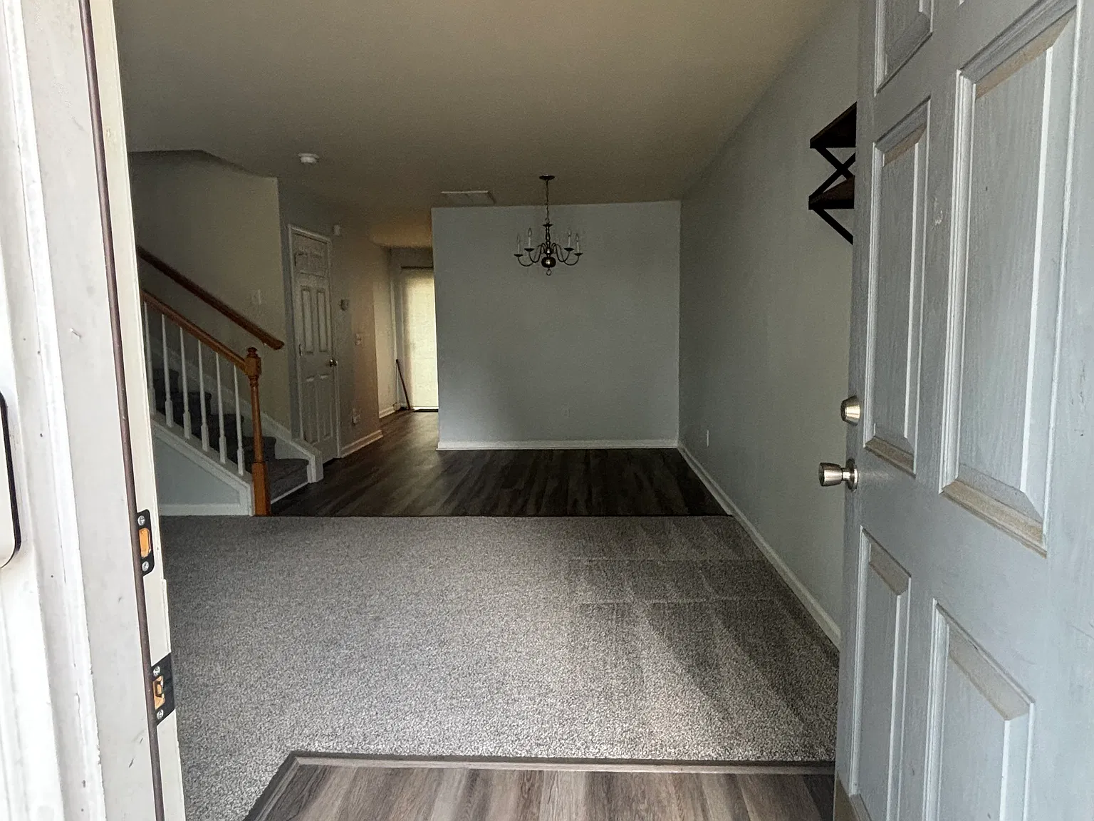 2 bed, 2.5 bath, 1356 sqft, $1,800 — Photo 2