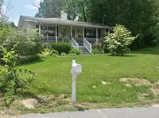 18 Penley Ave, Asheville, NC 28804