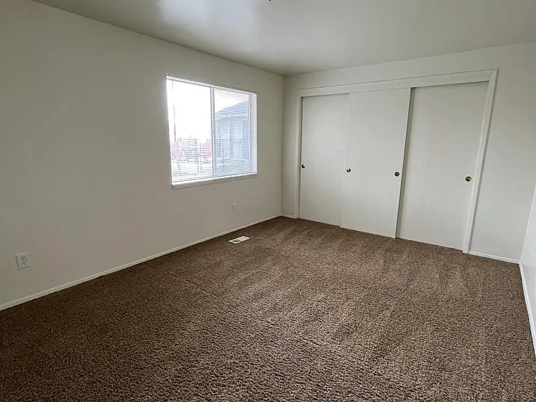Colby Court — Photo 17