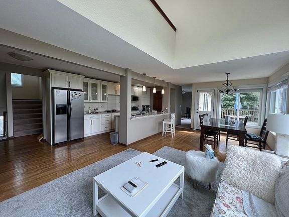 3rd image of 14295 SE 61st St