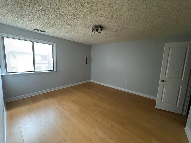 2714 Evergreen Ct — Photo 13
