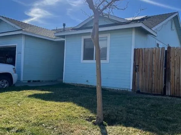 1252 Wadsworth Ln, Fernley, NV 89408