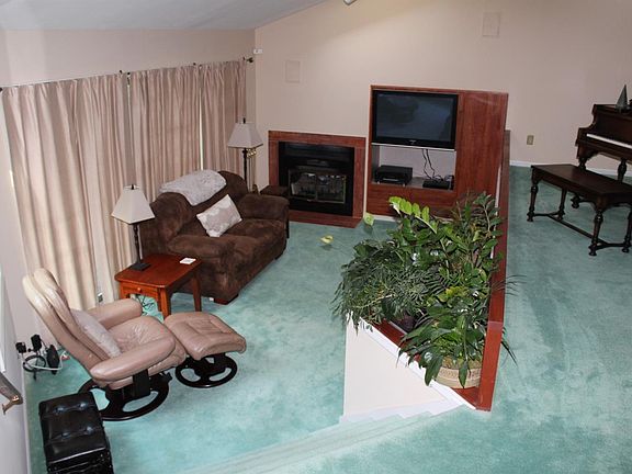 3rd image of 2759 Sandyhills Dr