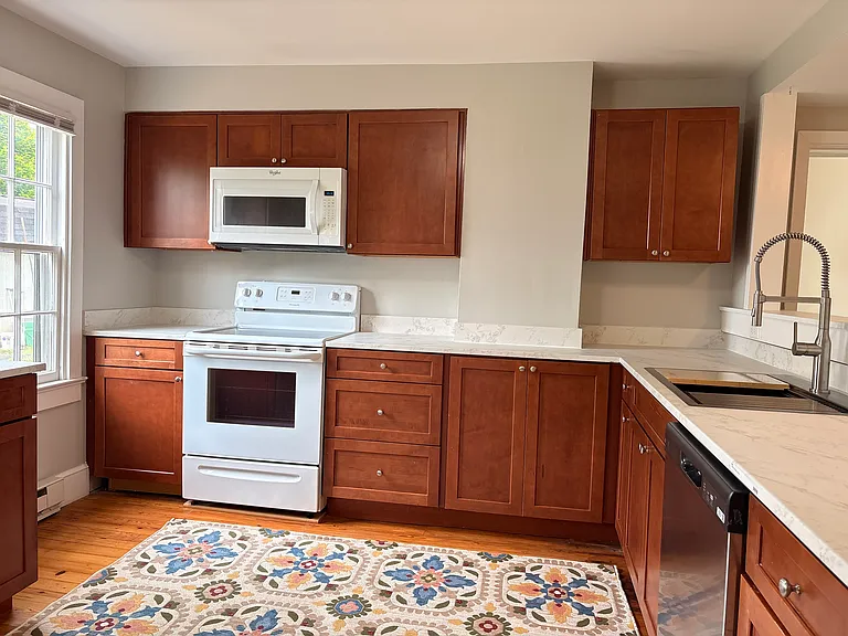 216 E Main St — Photo 9