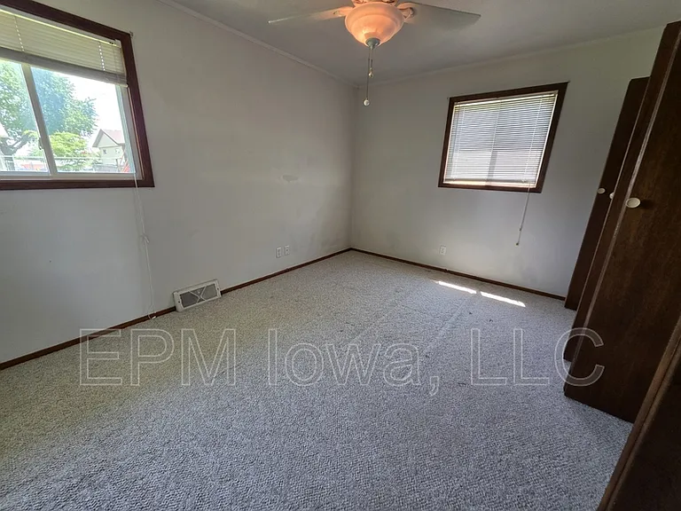 4747 Danbury St NE — Photo 15