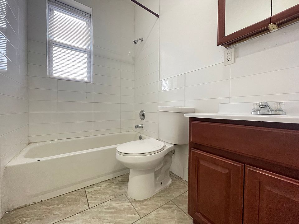 2nd image of 162 Bergen Ave #42E