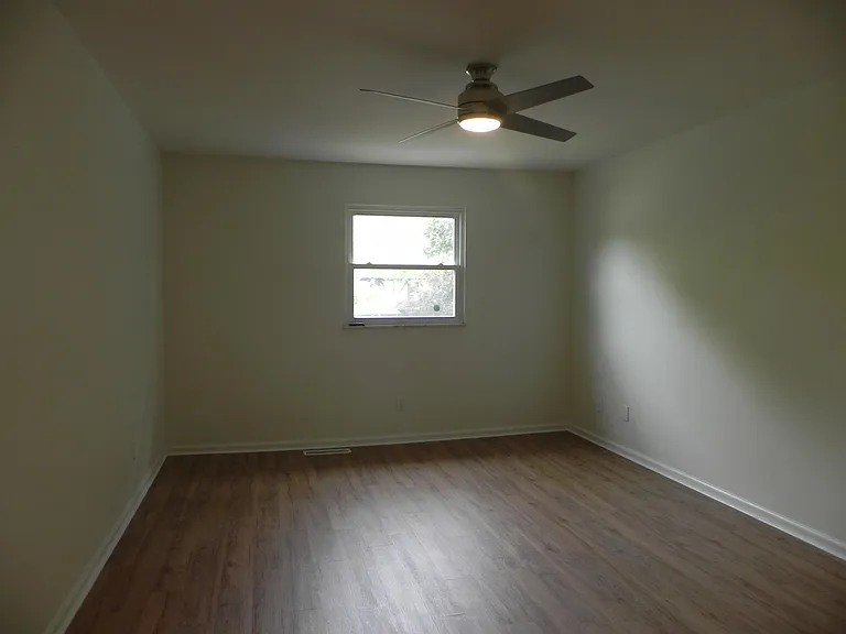 895 E College Ave — Photo 9