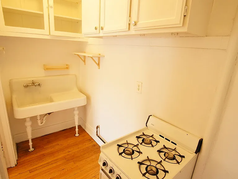 2418 Sawyer LLC — Photo 9
