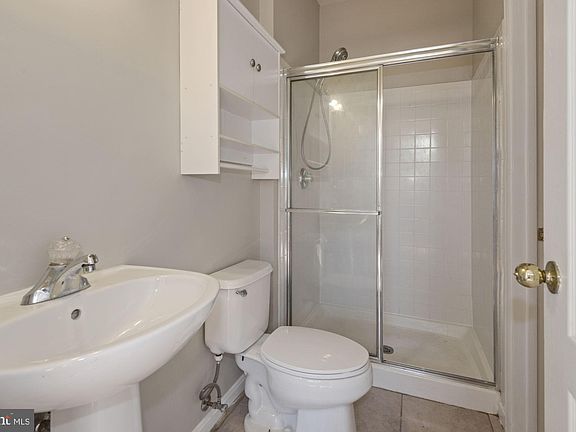 5th image of 2392 Woodland Pond Ln
