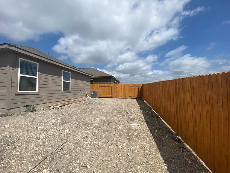 309 Riverdale Dr — Photo 15
