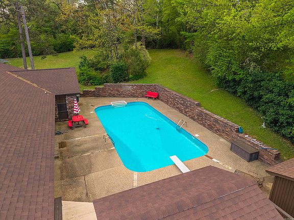 3rd image of 103 Fox Creek Ct