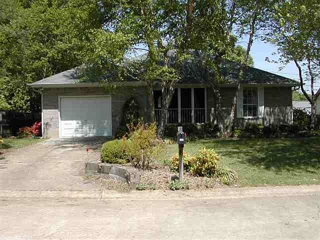 1st image of 114 Northfield Dr