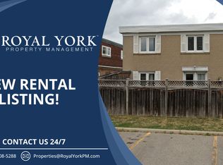 78 Town House Cres #1, Brampton, ON L6W 3C5