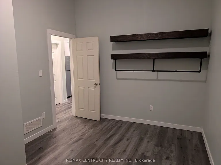 362 Richmond St #2 — Photo 8