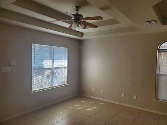 3rd image of 1815 Horsetail Fls APT 3