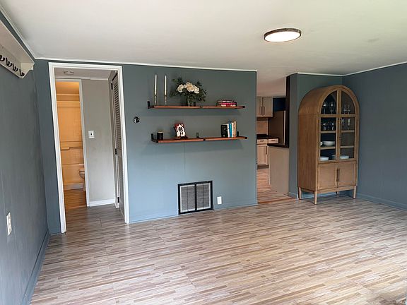 4th image of 809 Greenwich Rd