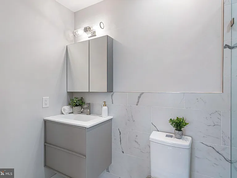 1516 E Capitol St NE #10 — Photo 22