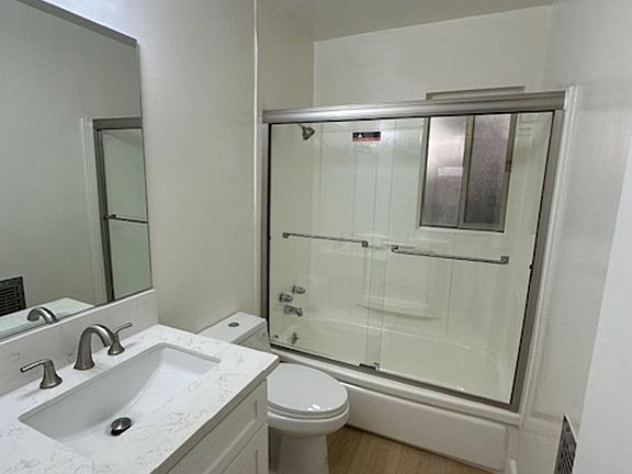 4th image of 11707 Goshen Ave APT 2