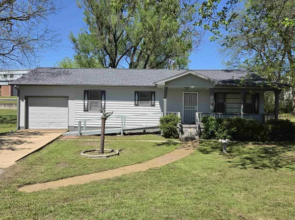 32 E Main St, Ash Flat, AR 72513