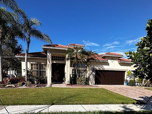 3rd image of 17089 NW 16th St
