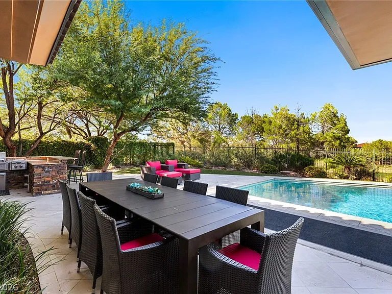 2 Castle Oaks Ct — Photo 53