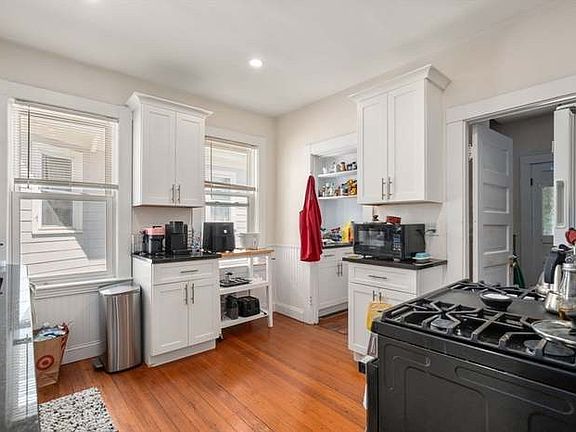 5th image of 124 Brooks St Floor 2