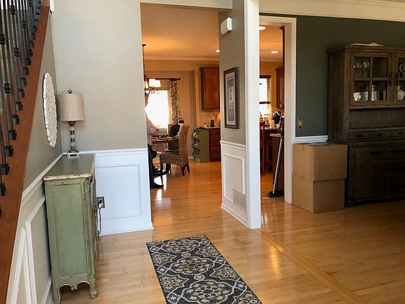 3rd image of 305 Liberty Heights Dr
