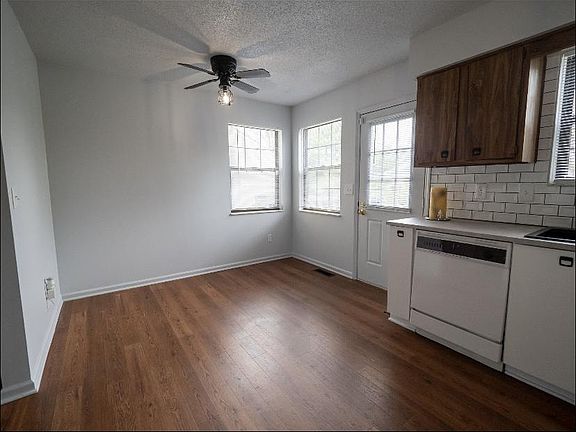 3rd image of 3278 Cairngorm Dr