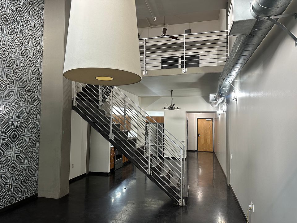 1st image of 350 11th Ave Unit 129