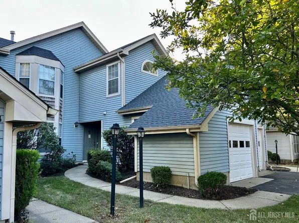 24 Edinburgh Dr #A, Monroe Township, NJ 08831
