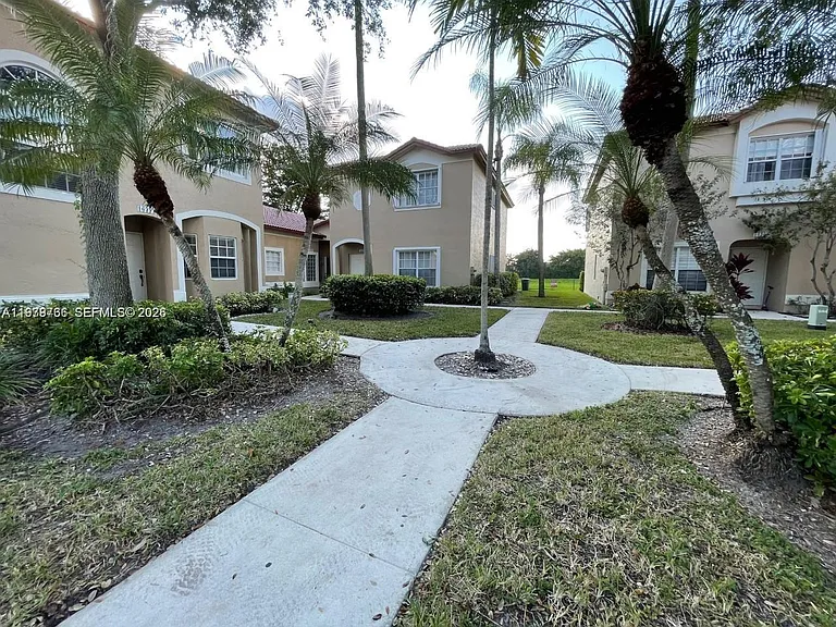 16309 Emerald Cove Rd #16309 — Photo 1